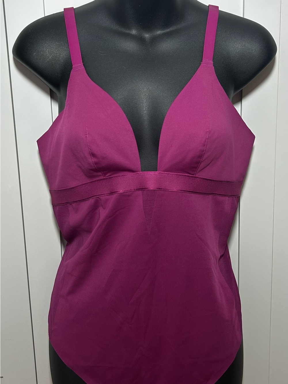Siella - V-Neck Women’s Bodysuit